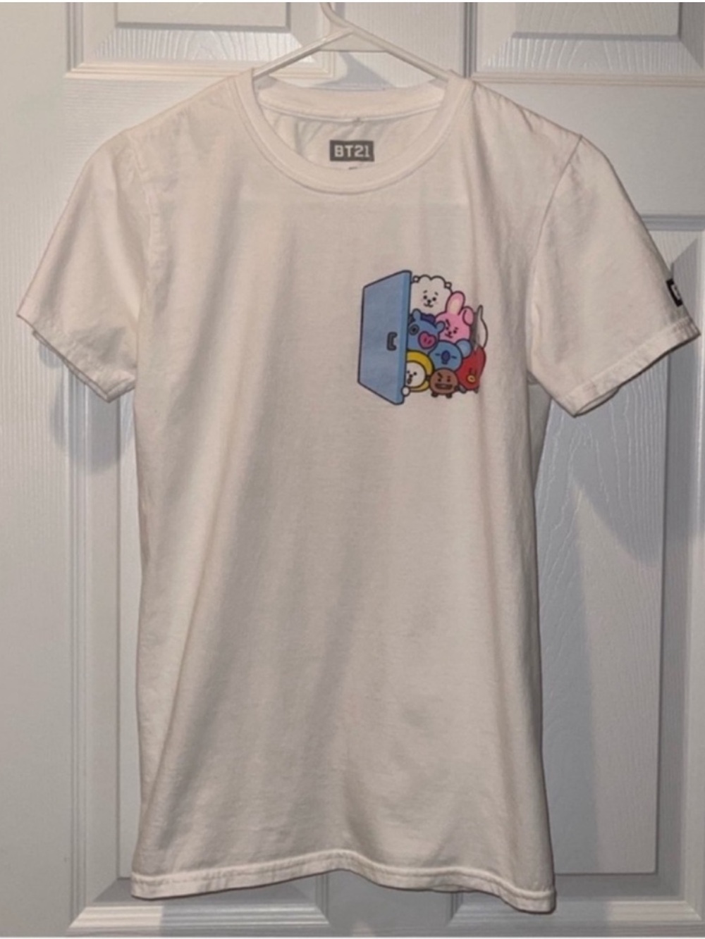 BT21 tee